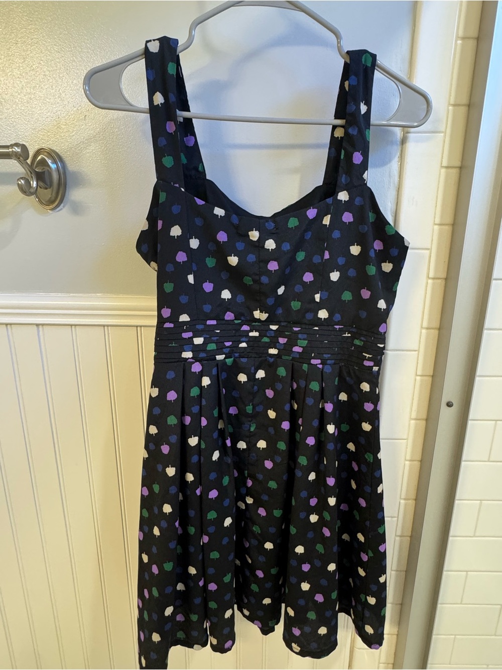 Black Sleeveless Midi Dress with Multicolor Tree Print